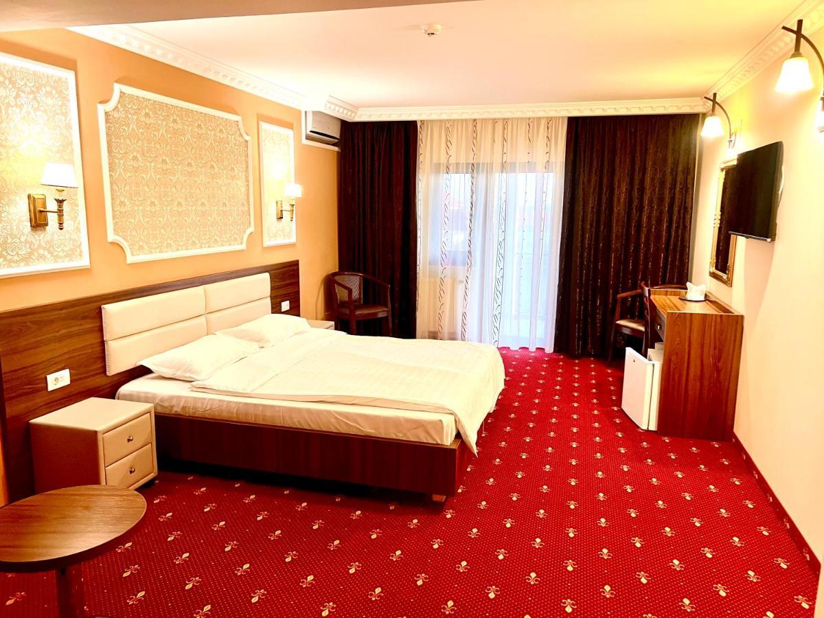 Complex Azar Hotel Galati  Exterior photo