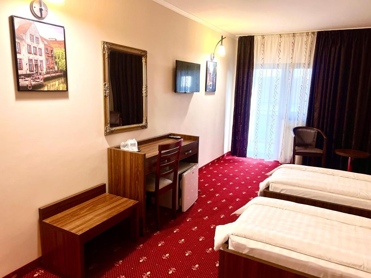 Complex Azar Hotel Galati  Exterior photo