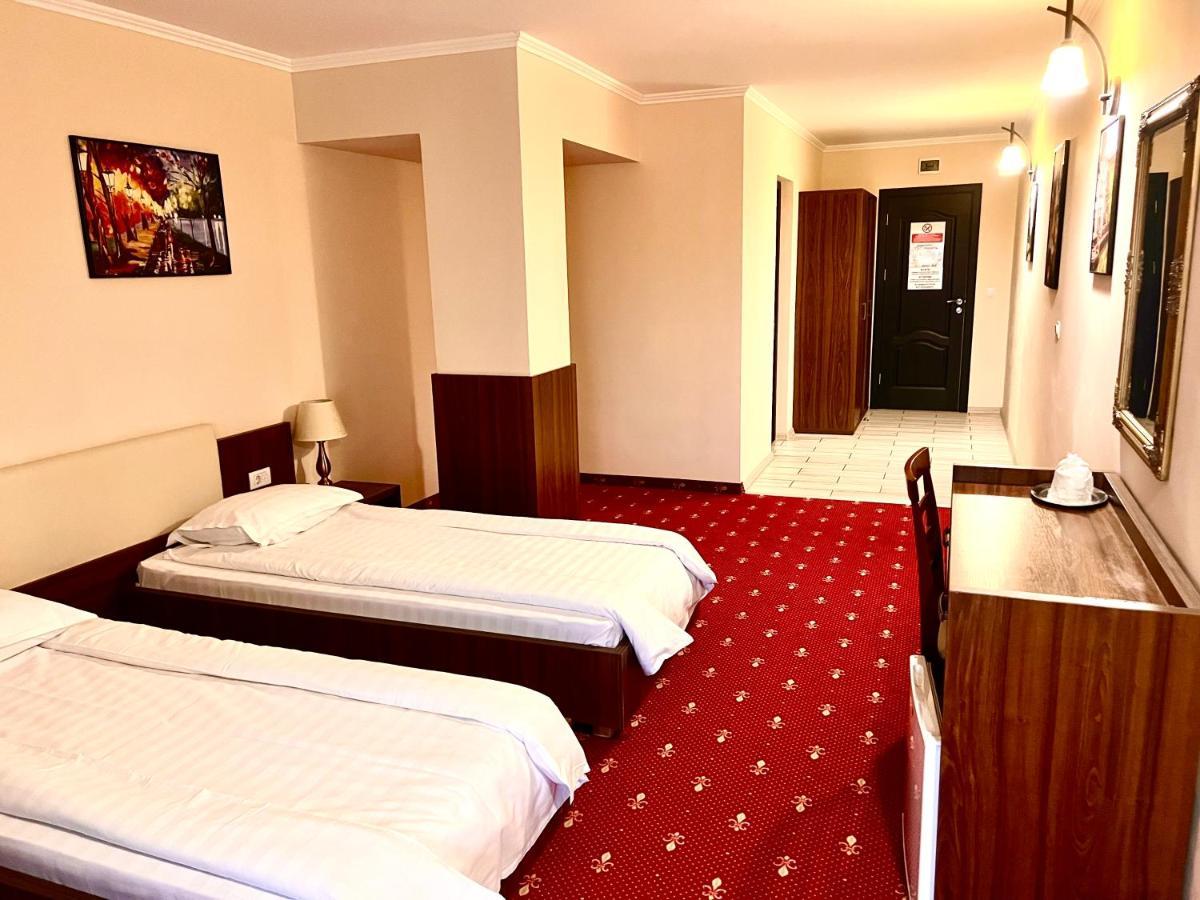Complex Azar Hotel Galati  Exterior photo