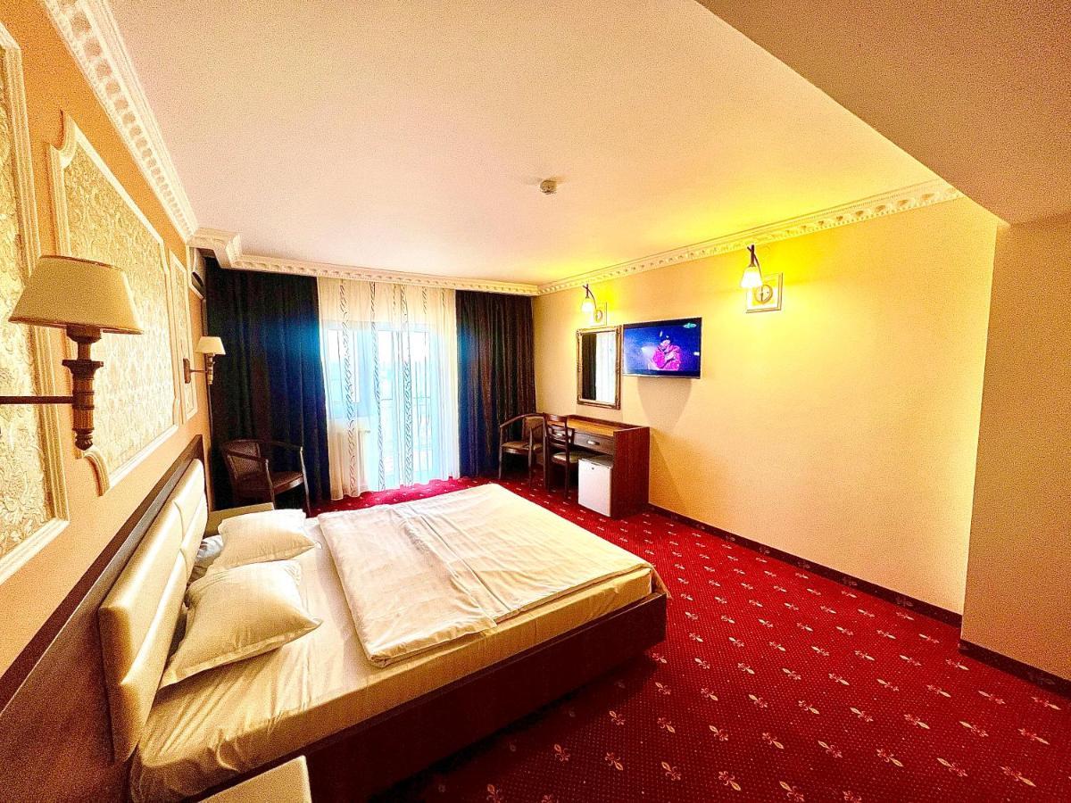 Complex Azar Hotel Galati  Exterior photo