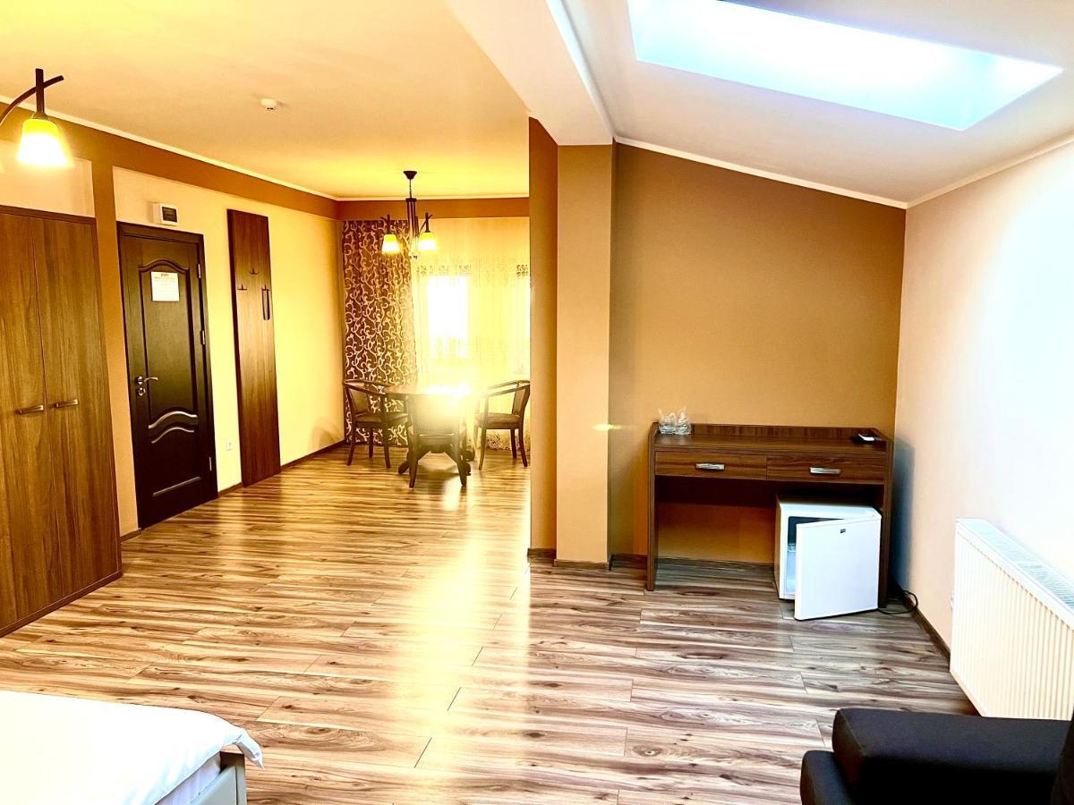Complex Azar Hotel Galati  Exterior photo