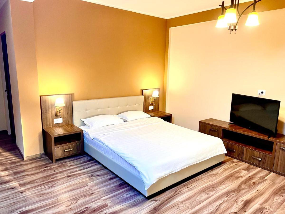 Complex Azar Hotel Galati  Exterior photo