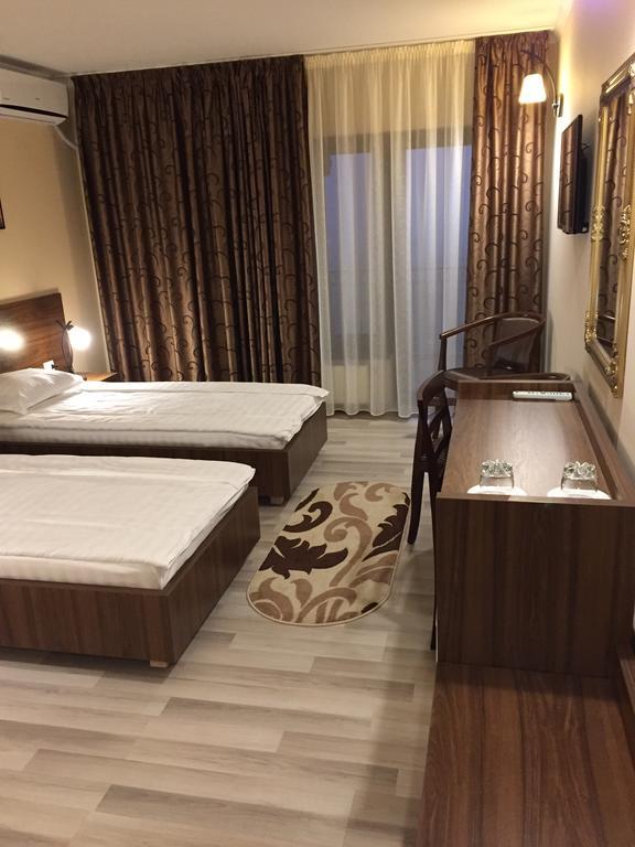 Complex Azar Hotel Galati  Exterior photo