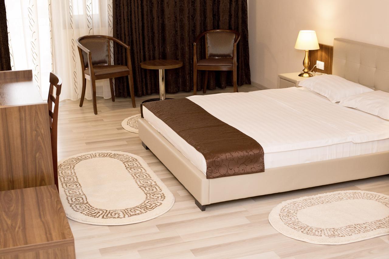 Complex Azar Hotel Galati  Exterior photo